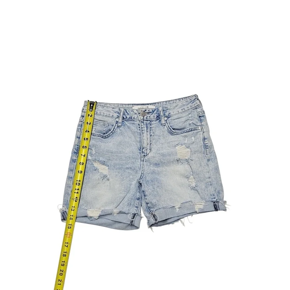 Joe's Jeans Destroyed Cutoff Stretch‎ Light Denim Long Shorts. Women's Size 27